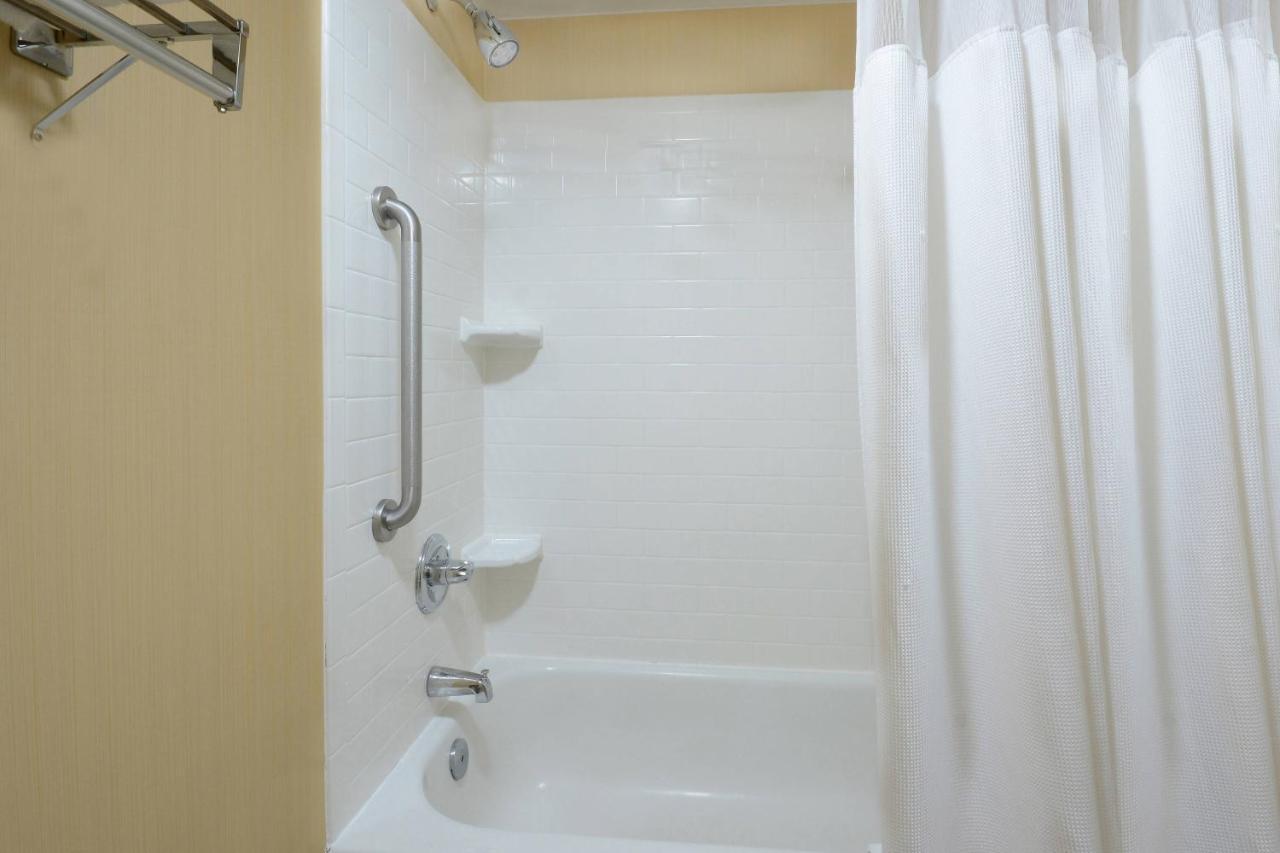Fairfield Inn & Suites By Marriott Charlottesville North Ngoại thất bức ảnh